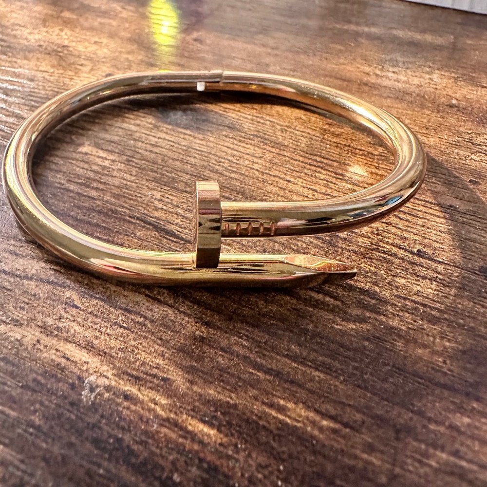 Nail bracelet